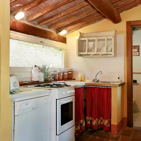 Ferienhaus With Pool And Views Over Lucca Hills